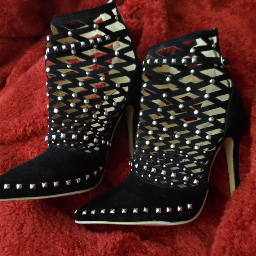 Dijigirls Black Studded Heels